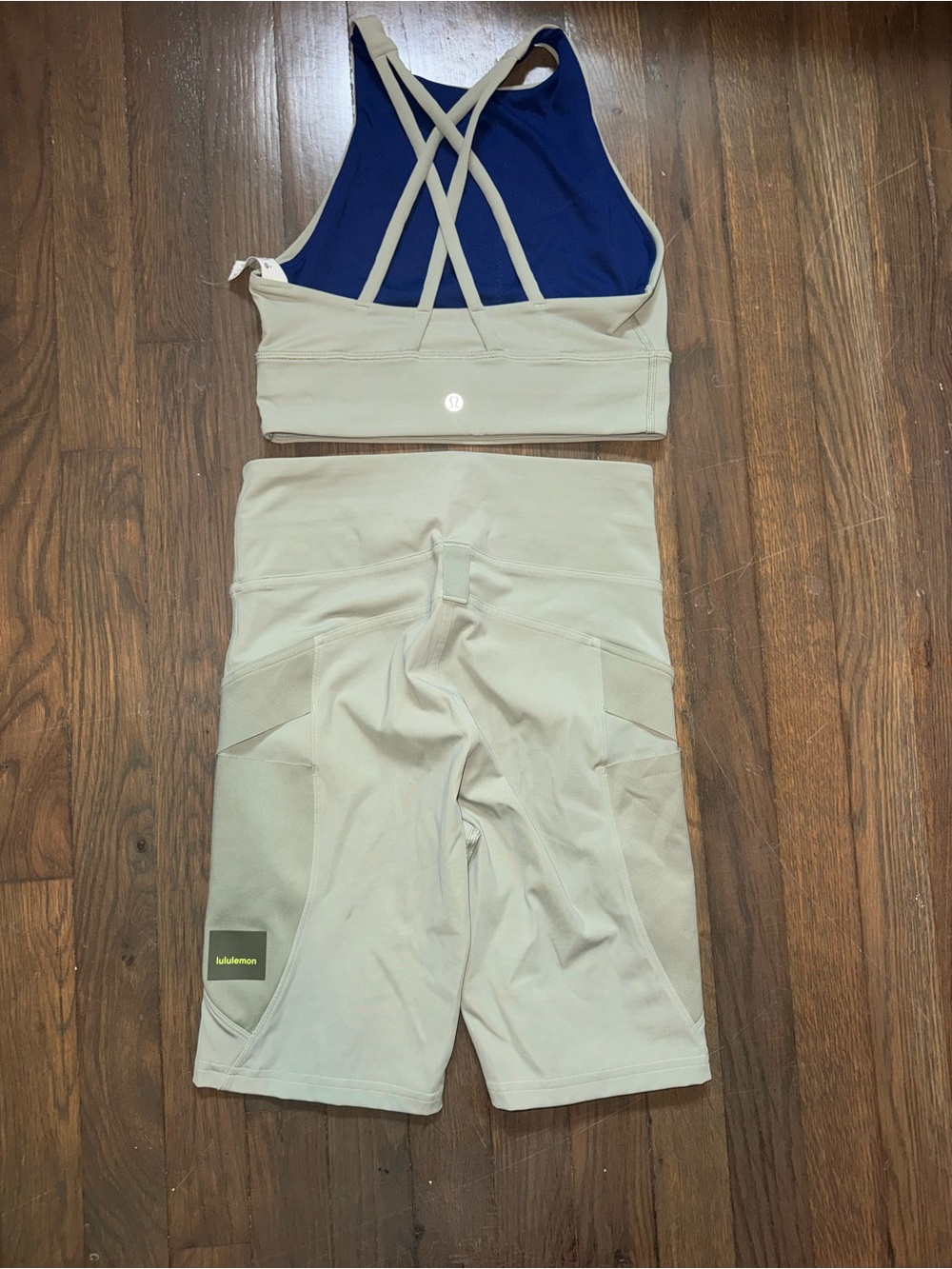 Lululemon Hiking Collection Sage Green  Set with Neon Yellow Drawstring - Picture 2 of 2